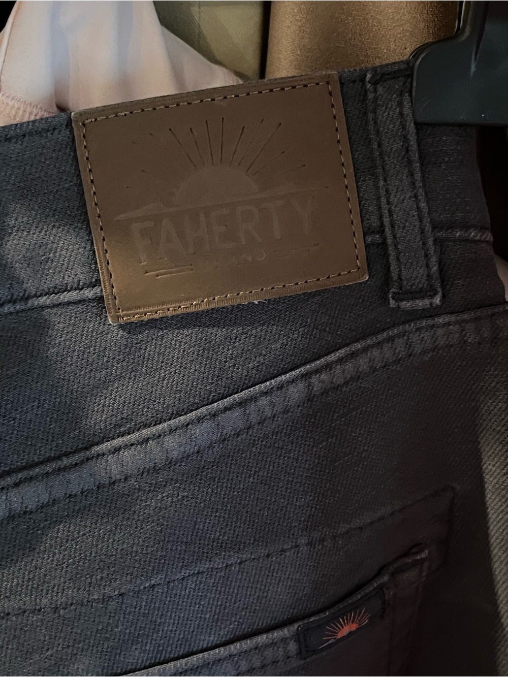 FAHERTY MENS JEANS size 31 ( charcoal Blue color ) ๐๐ - Picture 5 of 6